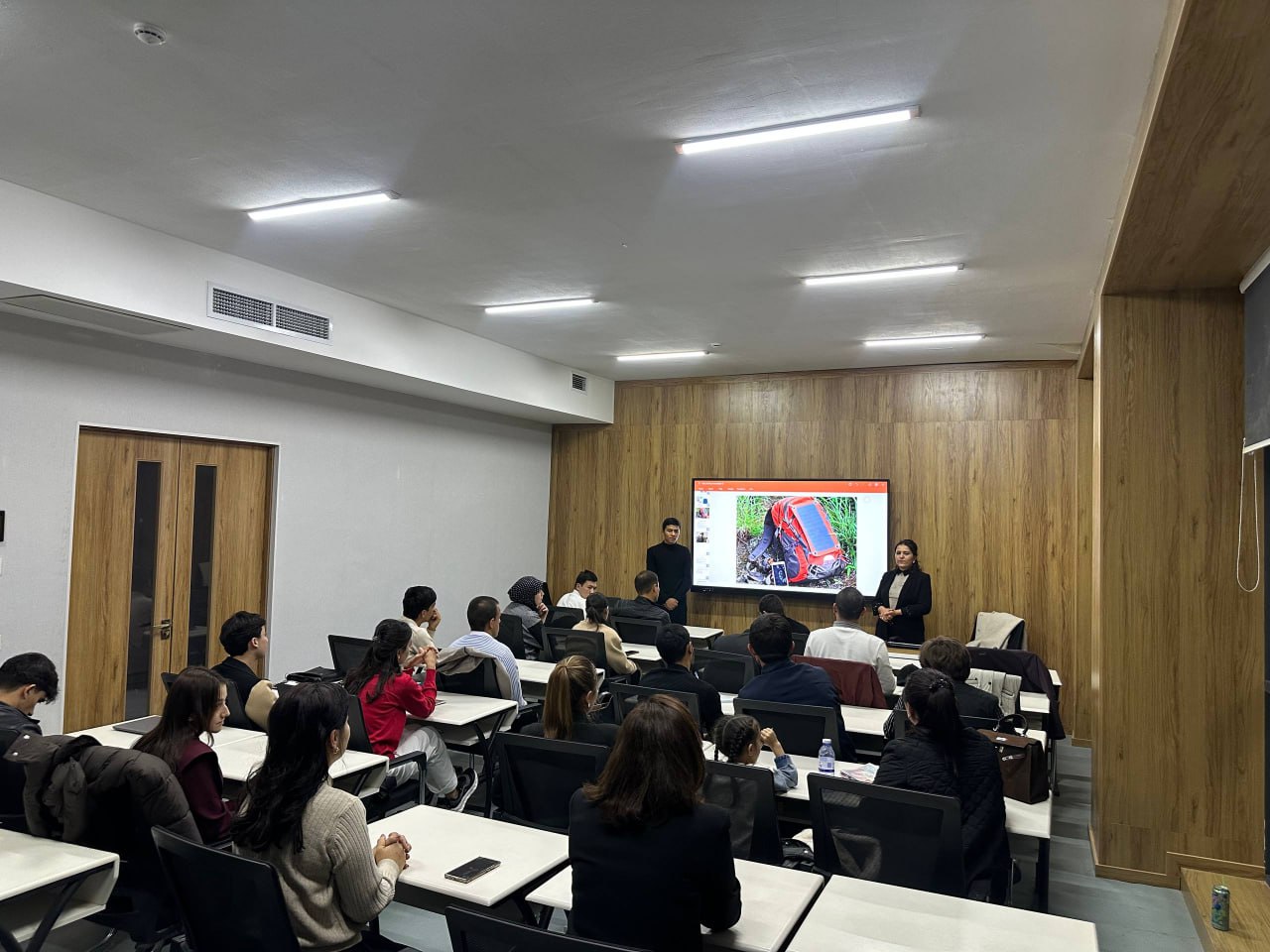 An open practical lesson was organized for students on the topic "Innovative project - a new form of organization"